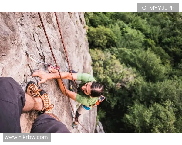 广州攀岩队心理素质探讨：挑战自我与团队协作的心路历程